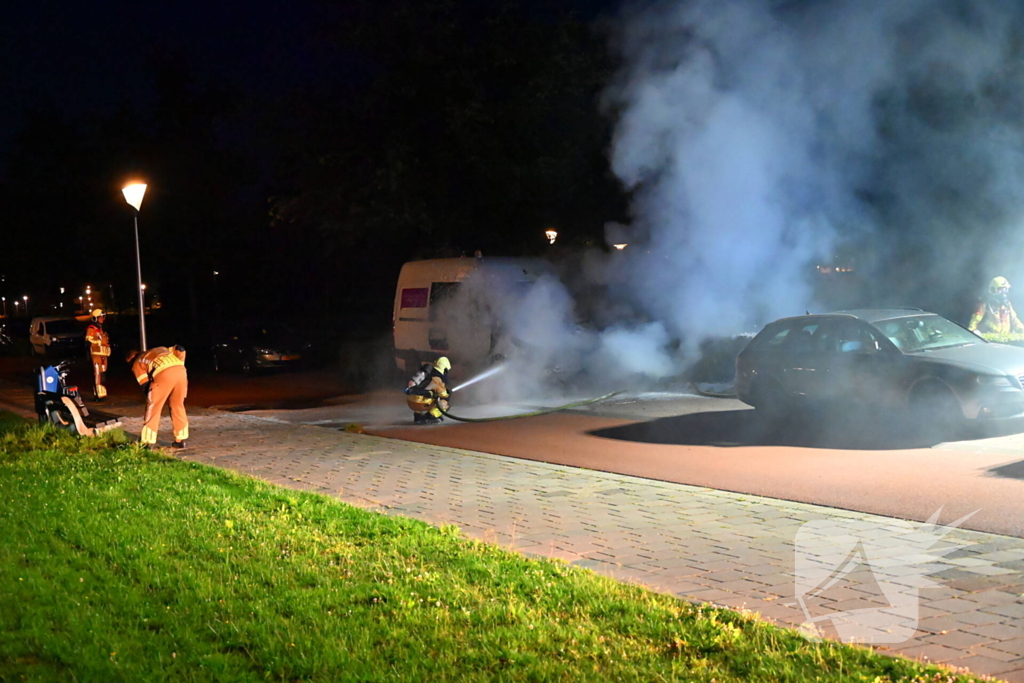 Bedrijfsbus gaat in vlammen op