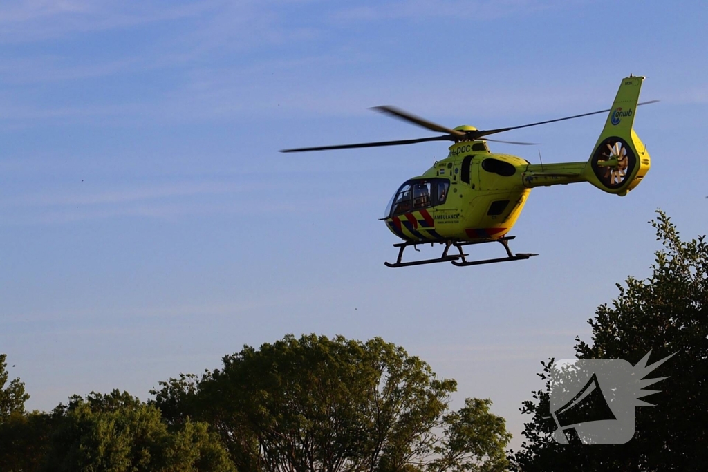 Voertuig belandt in water
