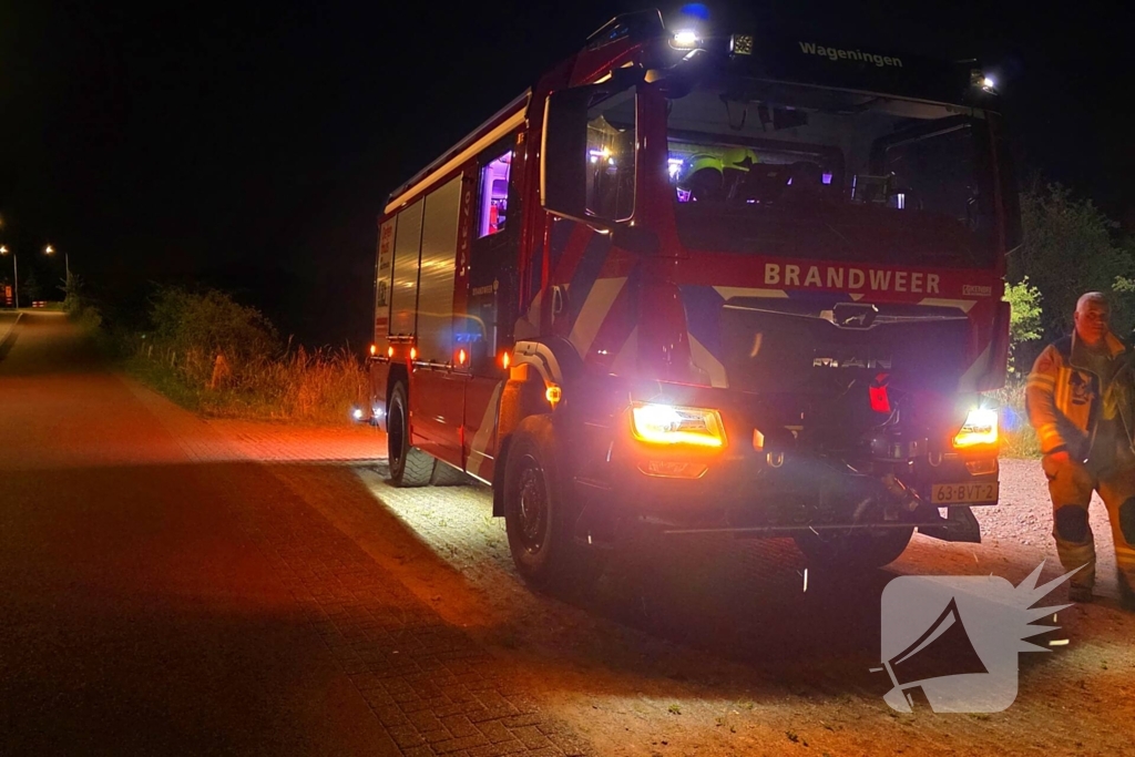 Afvalbrand door wegwerpbbarbecue snel geblust