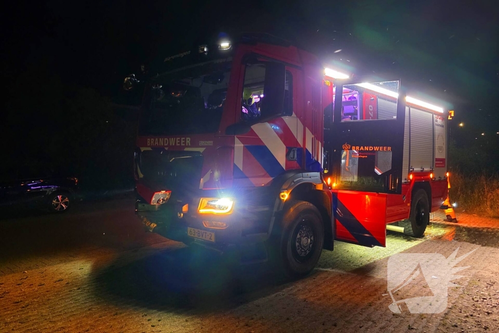 Afvalbrand door wegwerpbbarbecue snel geblust