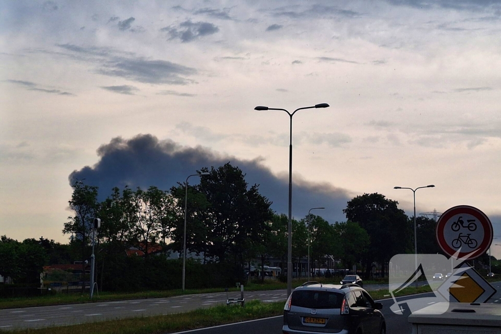 Flinke rookontwikkeling bij industriebrand
