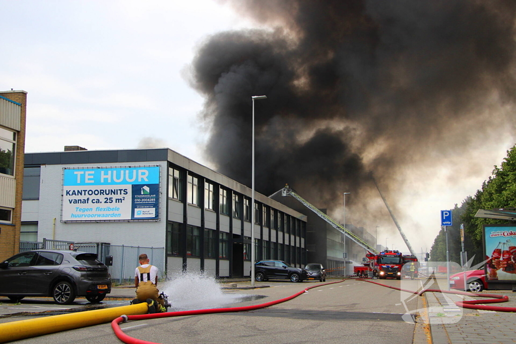 Flinke rookontwikkeling bij industriebrand