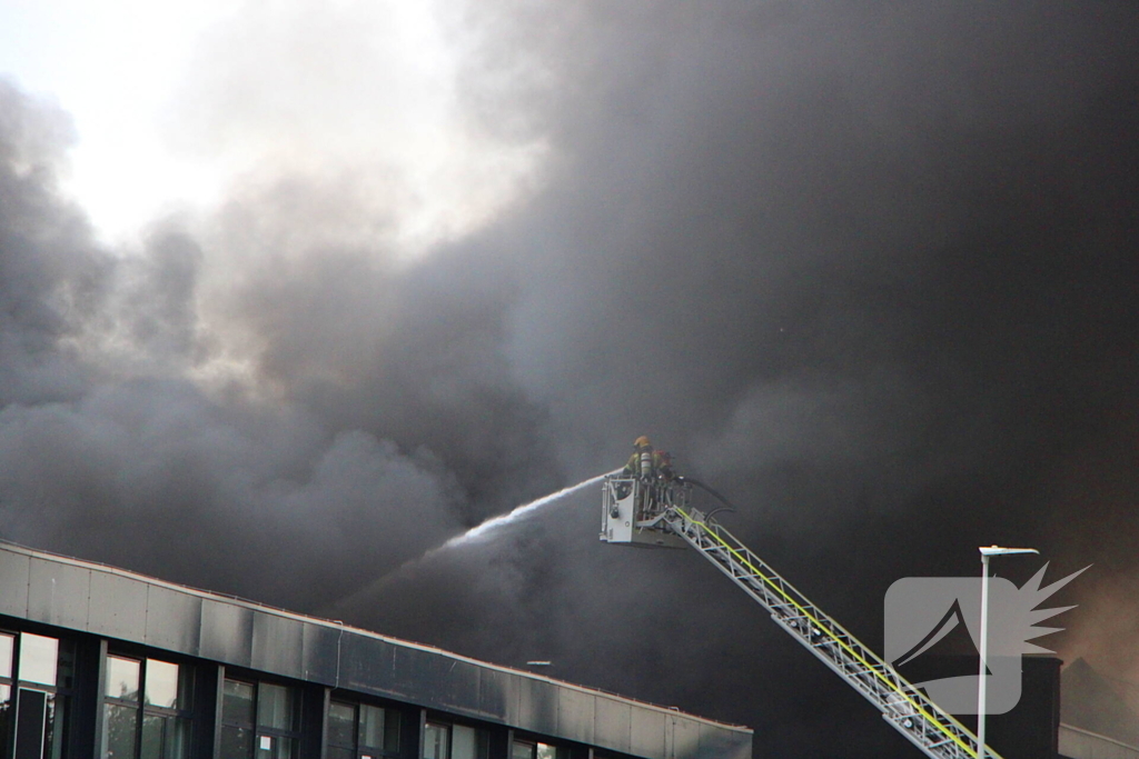 Flinke rookontwikkeling bij industriebrand