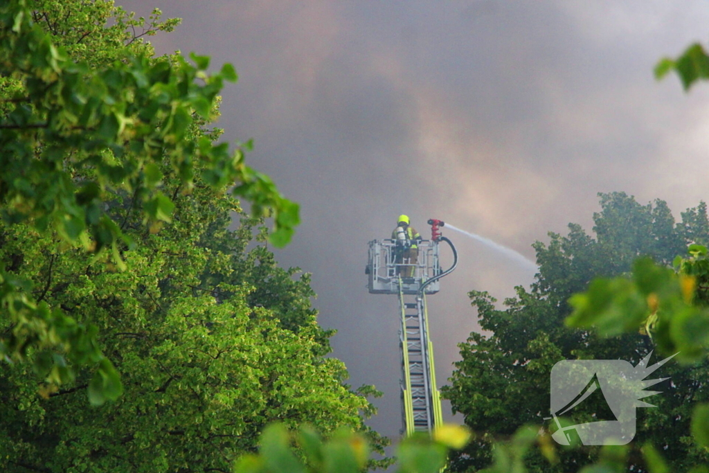 Flinke rookontwikkeling bij industriebrand