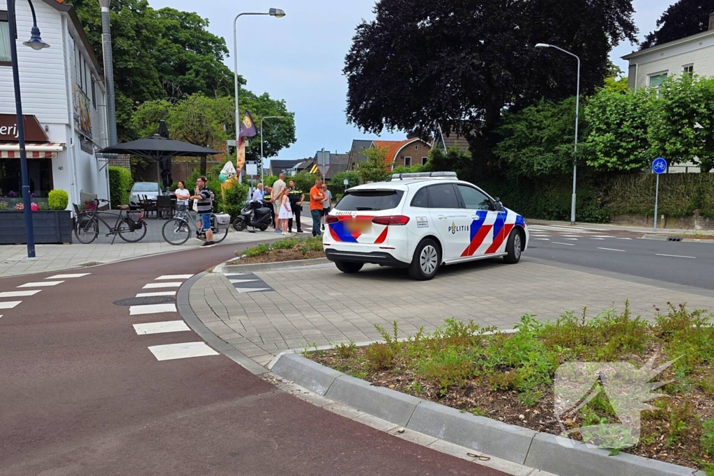 Scooterrijdster gewond bij aanrijding met auto