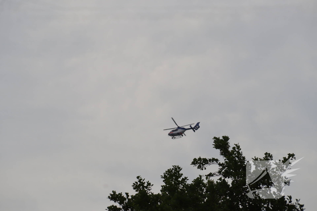 Meerdere helikopter landen op oud vliegveld Valkenburg