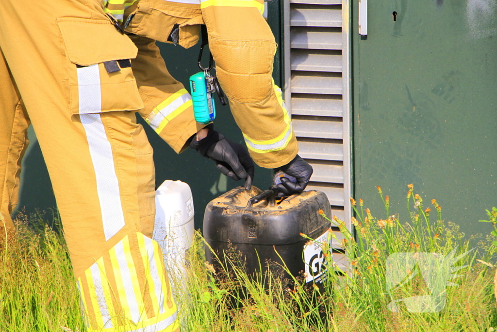 Vaatjes met onbekende inhoud aangetroffen