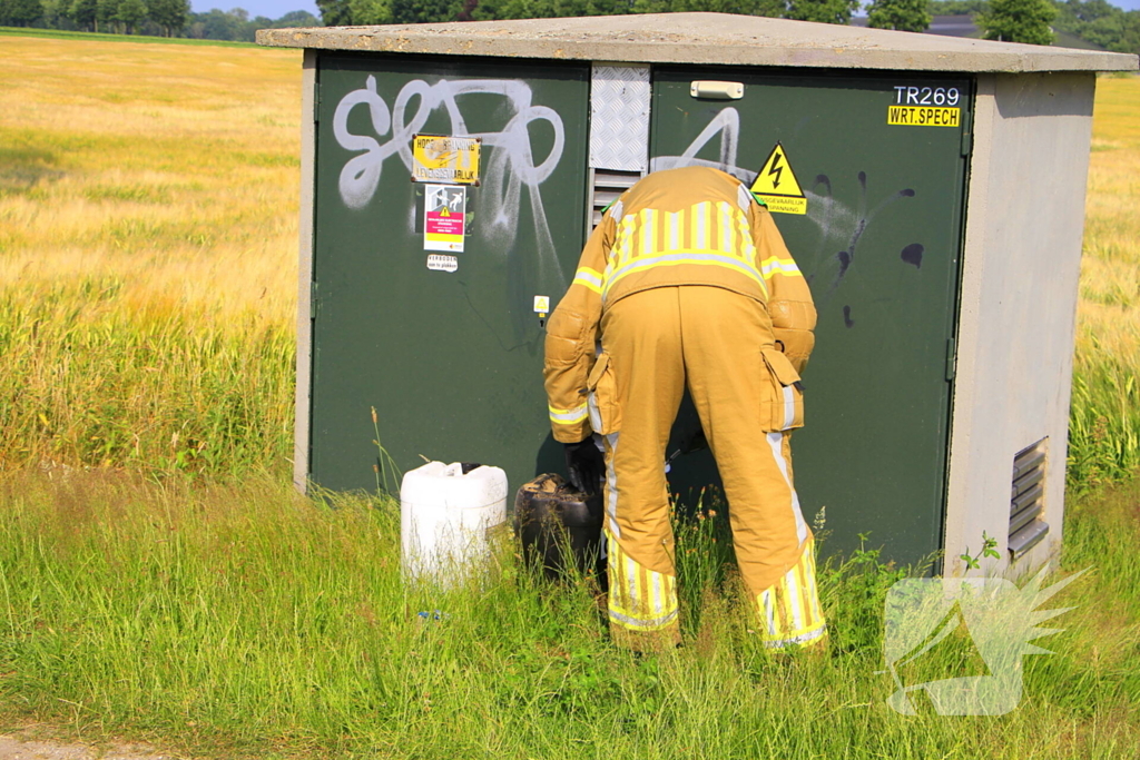 Vaatjes met onbekende inhoud aangetroffen