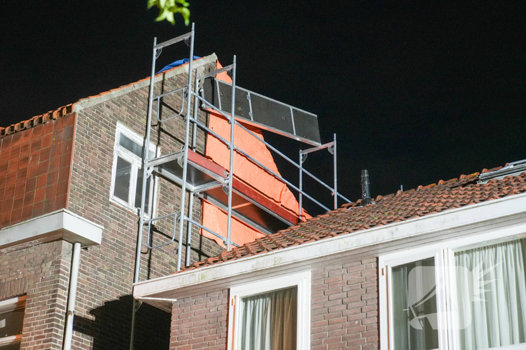 Brandweer verwijdert steigerplank