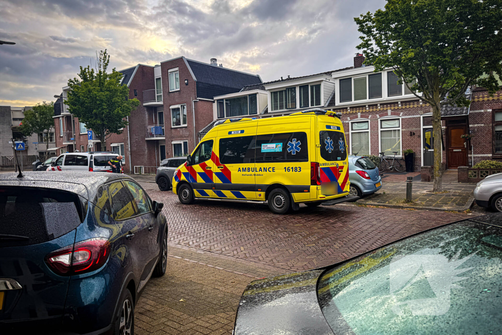Traumahelikopter landt op parkeerplaats voor medisch incident