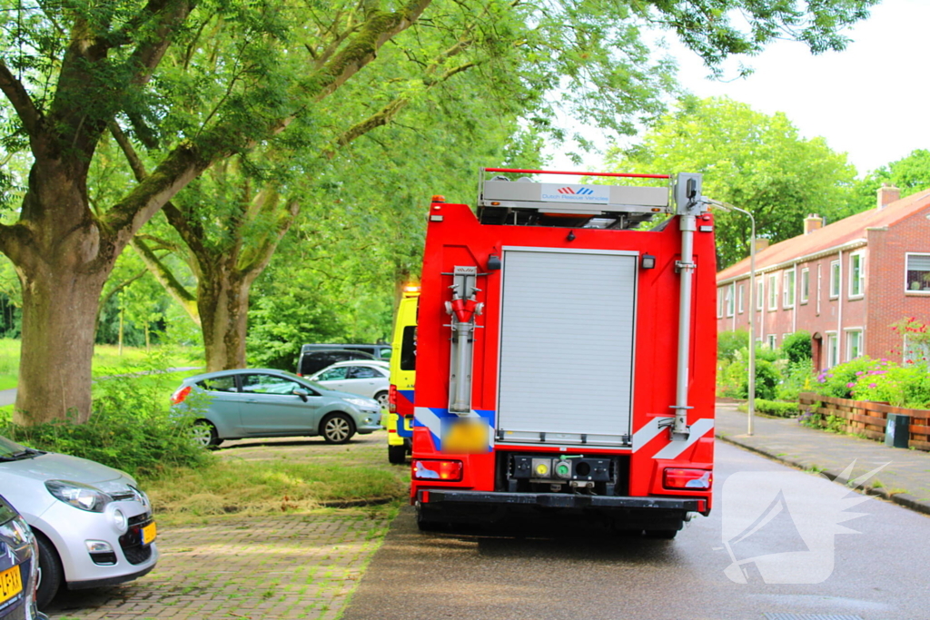 Brandweer bevrijdt vastzittende fietser
