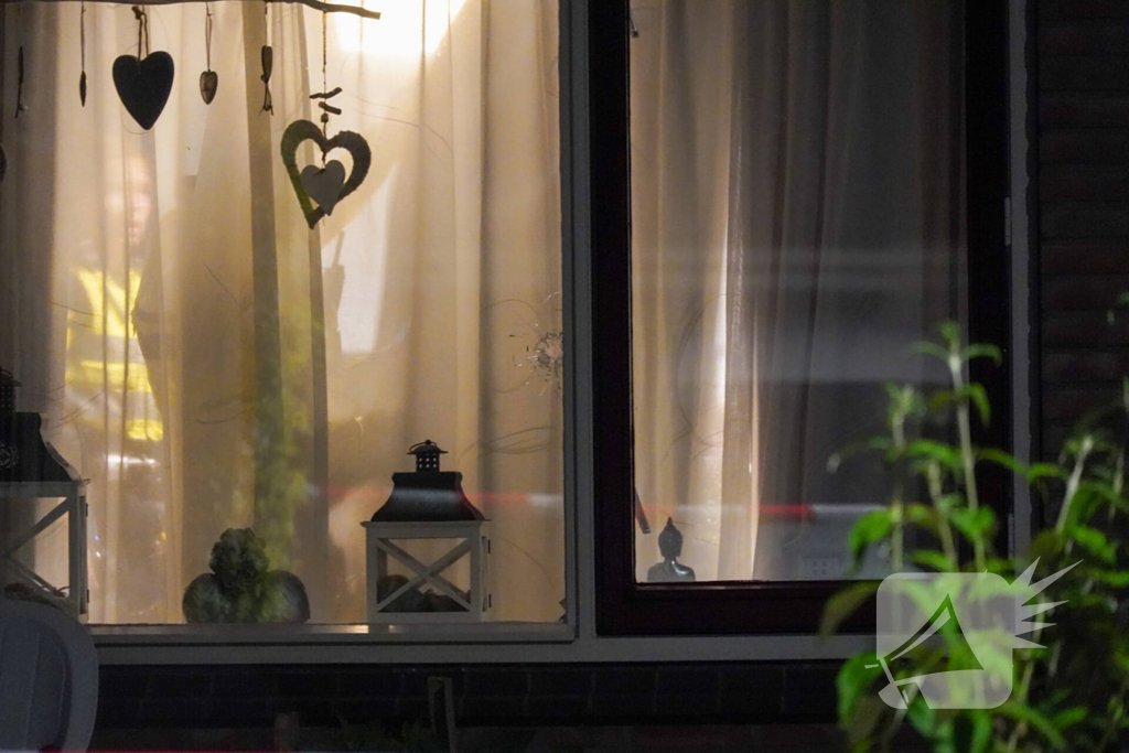 Kogelgat zichtbaar in raam na schietpartij