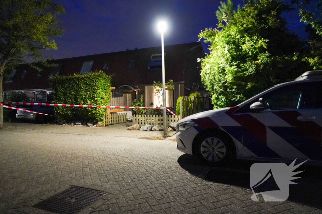 Kogelgat zichtbaar in raam na schietpartij