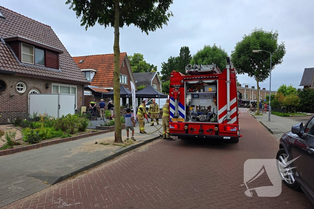 Brand op dak van winkel veroorzaakt schade