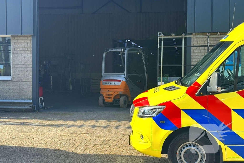 Man gewond bij ongeval met glaspakket