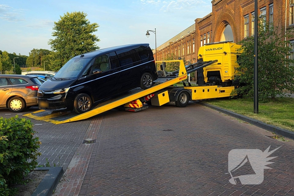 Politie vindt volkswagen Multivan van ruim  85000,00 terug die niet terug kwam van proefrit