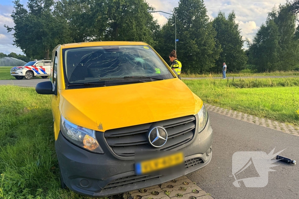 Wielrenner ernstig gewond bij aanrijding met pakketbezorger