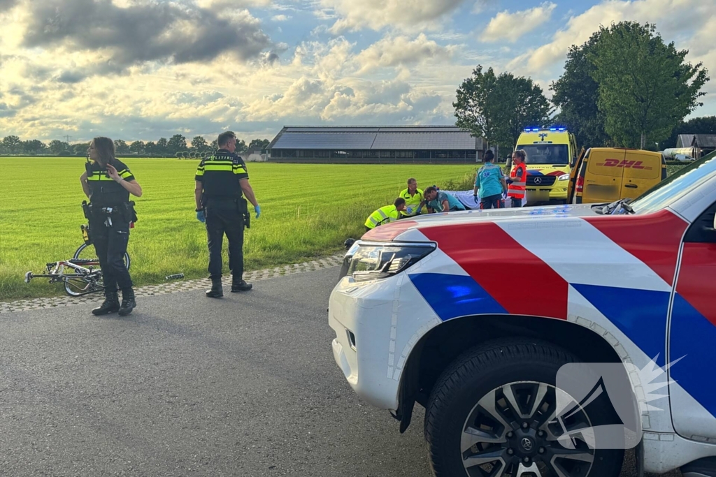 Wielrenner ernstig gewond bij aanrijding met pakketbezorger