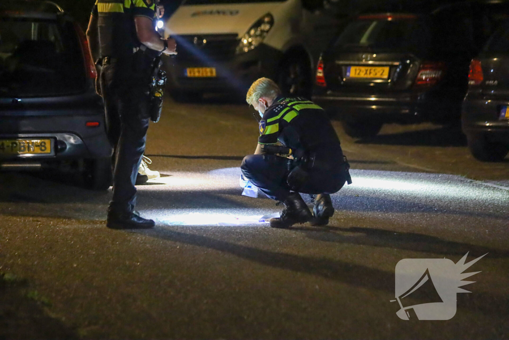 Schietincident in woonwijk: geparkeerde auto beschoten