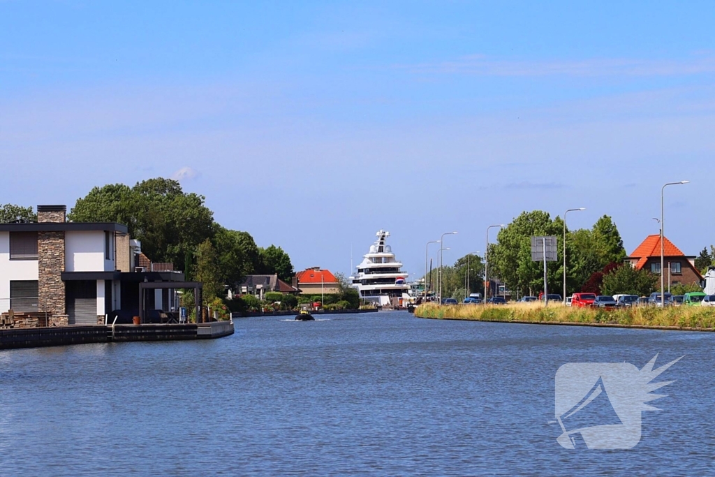 Luxe jacht trekt aandacht