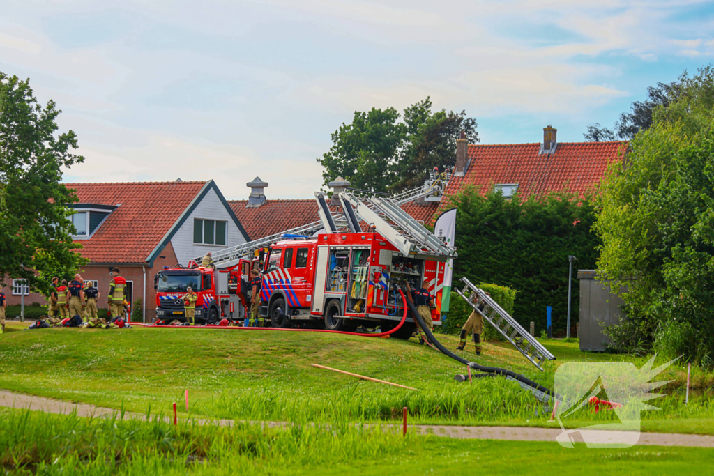 Zeer grote brand op golfbaan
