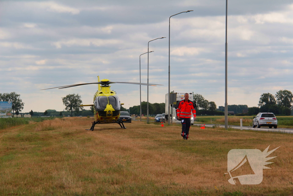 Vrouw (80) overleden bij ernstige aanrijding met vrachtwagen