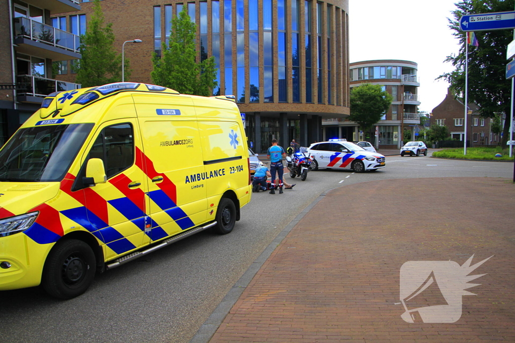 Fietser gewond na botsing met auto