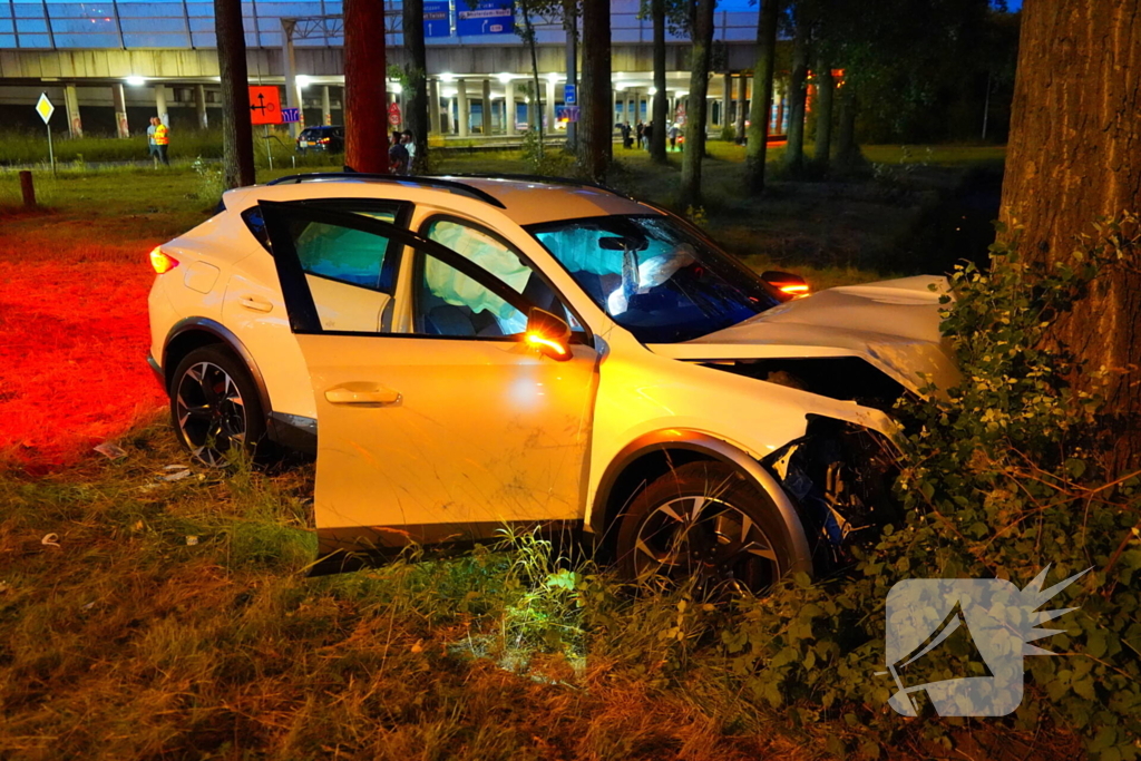 Letsel en veel schade bij aanrijding