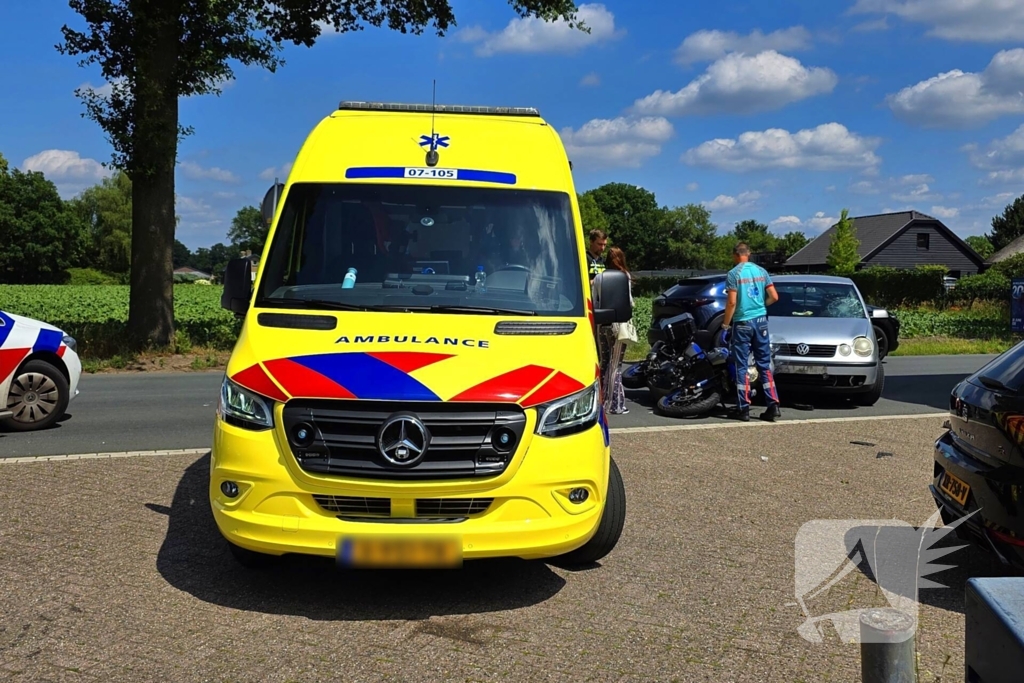 Motorrijder gewond bij aanrijding met automobilist