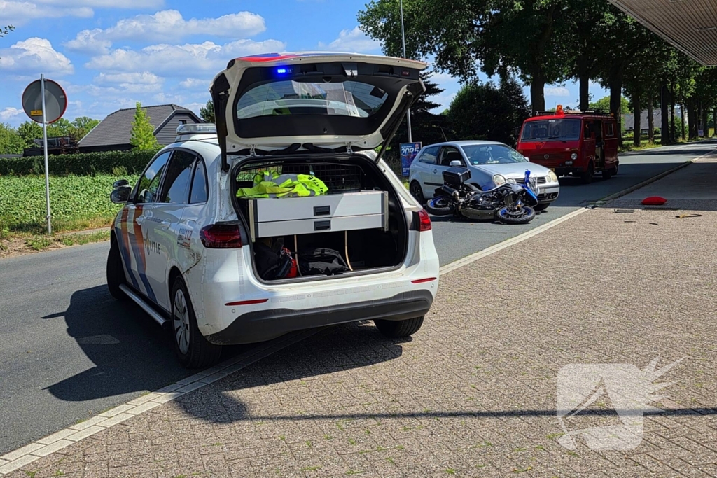 Motorrijder gewond bij aanrijding met automobilist