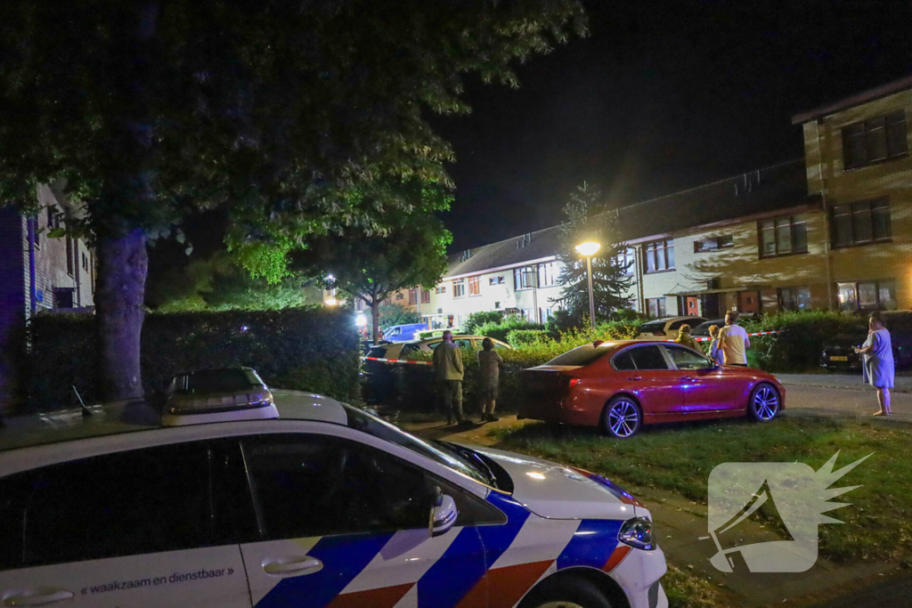 Explosie leidt tot brand in woning