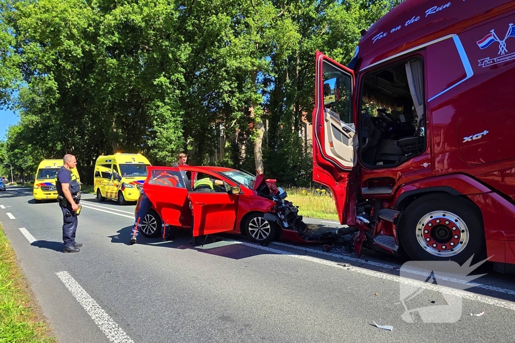 Traumahelikopter ingezet na botsing
