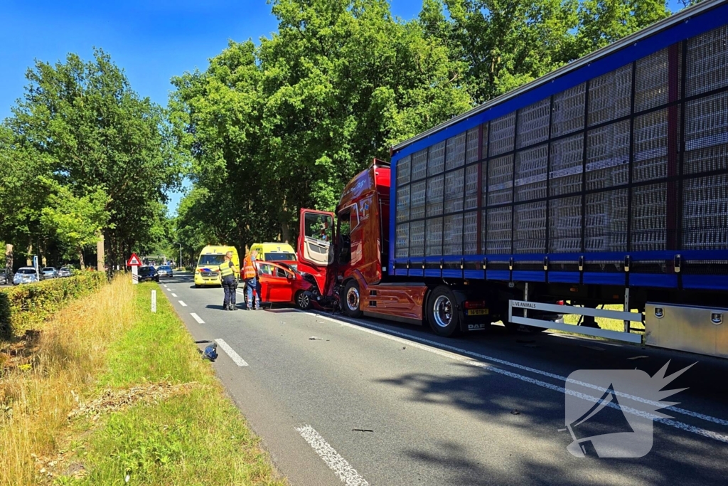 Traumahelikopter ingezet na botsing