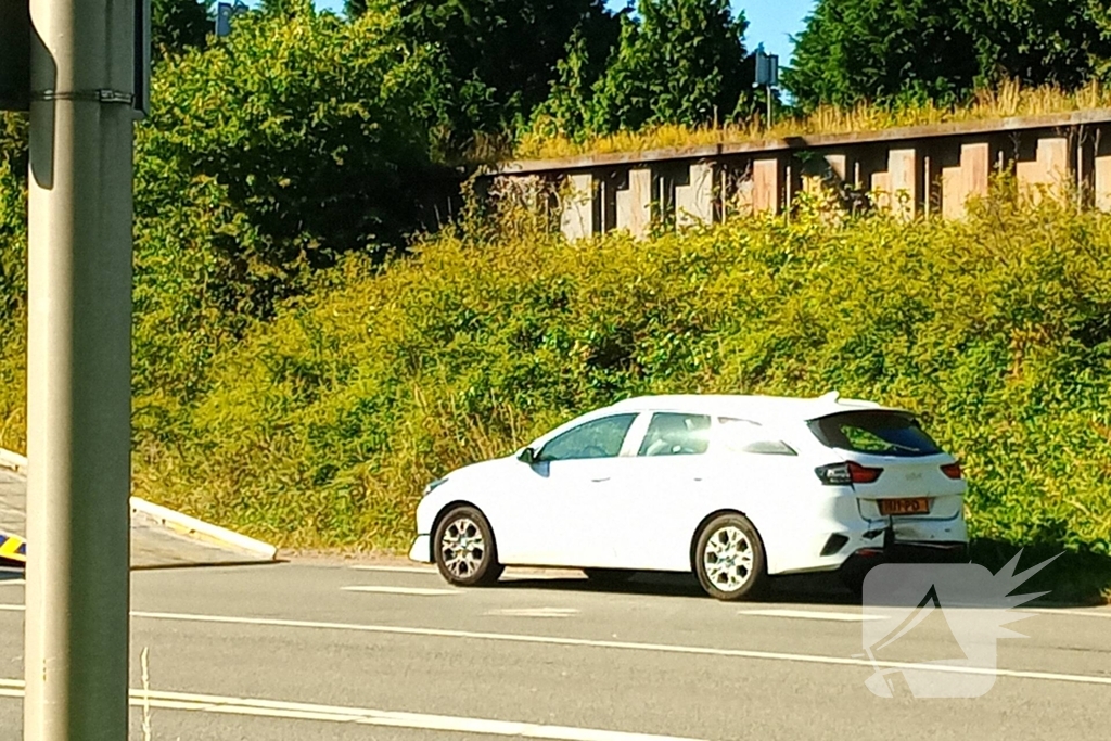 Botsing met letsel tussen drie voertuigen