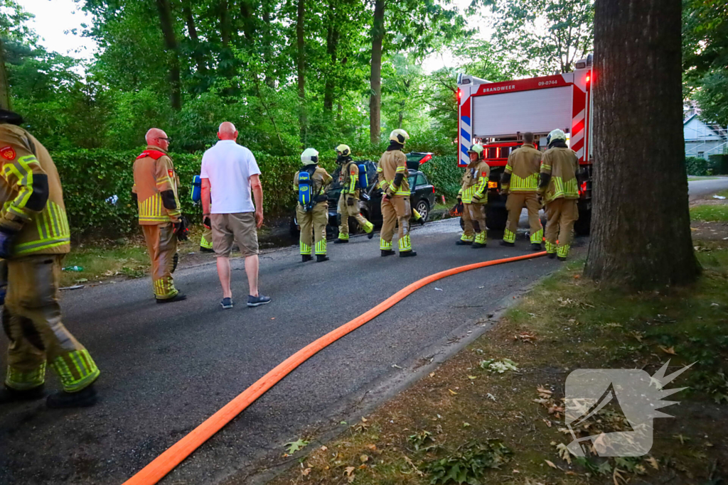 Auto gaat in vlammen op