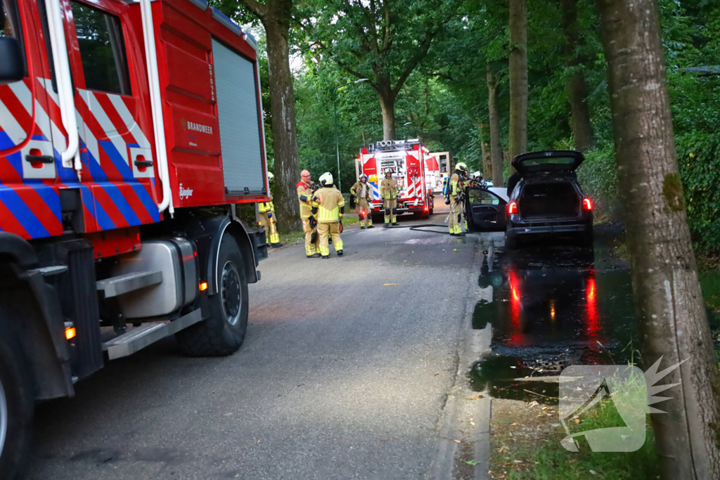 Auto gaat in vlammen op