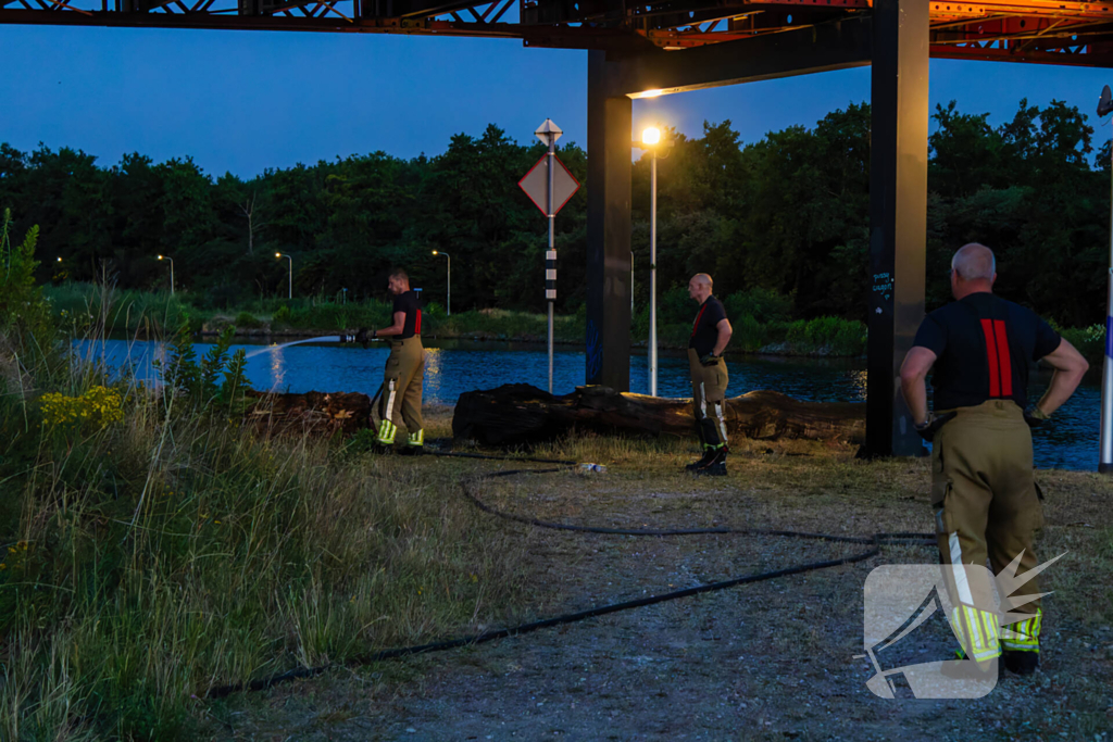 Mogelijke brandstichting bij boomstronk
