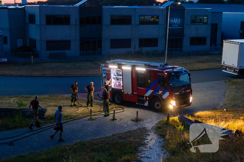 Mogelijke brandstichting bij boomstronk