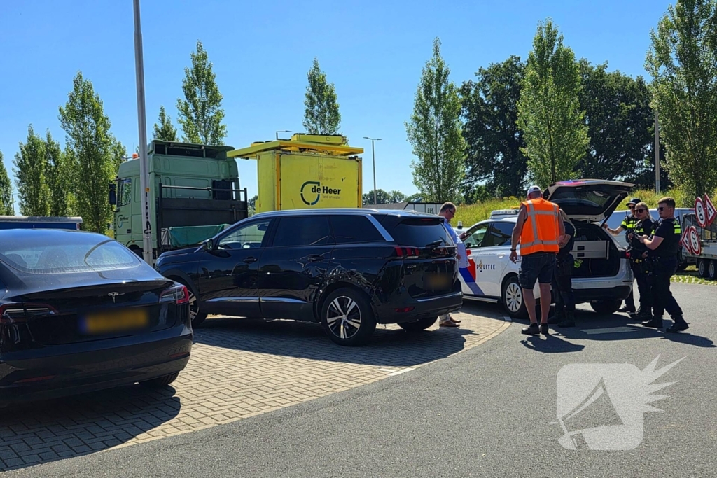 Botsabasorber klapt op personenauto