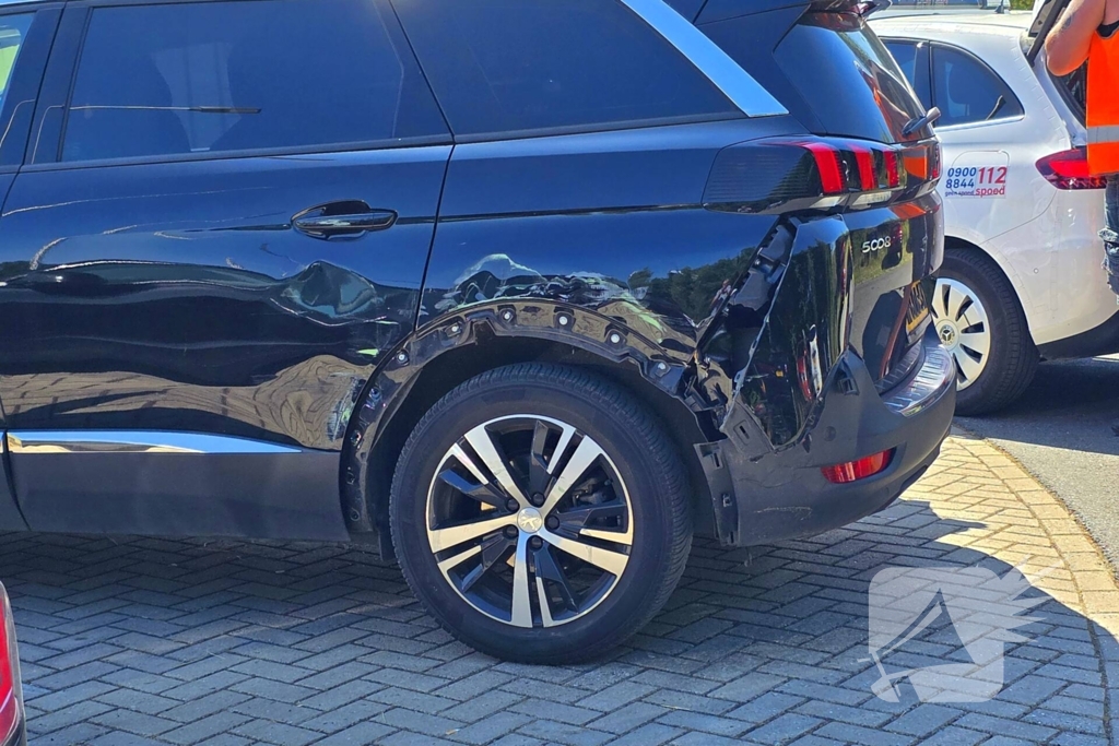 Botsabasorber klapt op personenauto