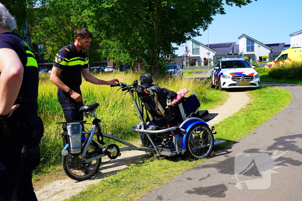 Agenten redden personen uit water