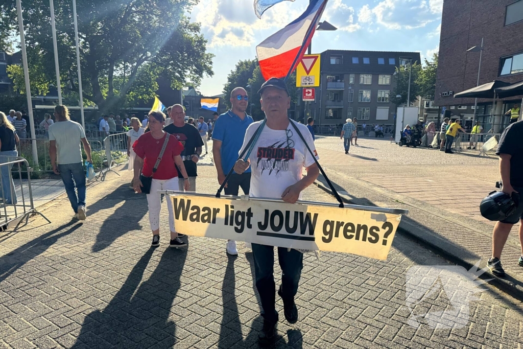Demonstratie tegen AZC wegens zedendelict