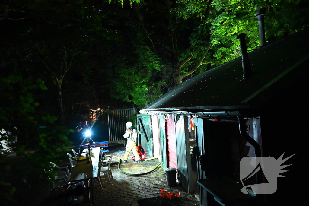 Gebouw van jeu de boulevereniging vat vlam