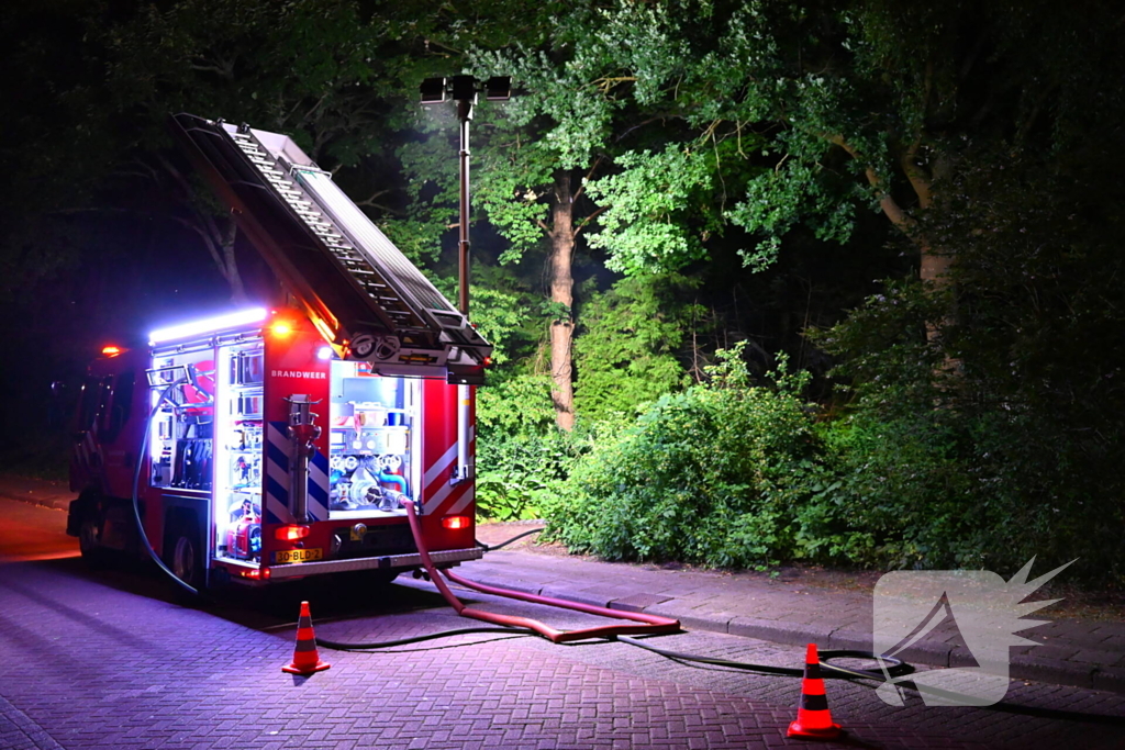 Gebouw van jeu de boulevereniging vat vlam