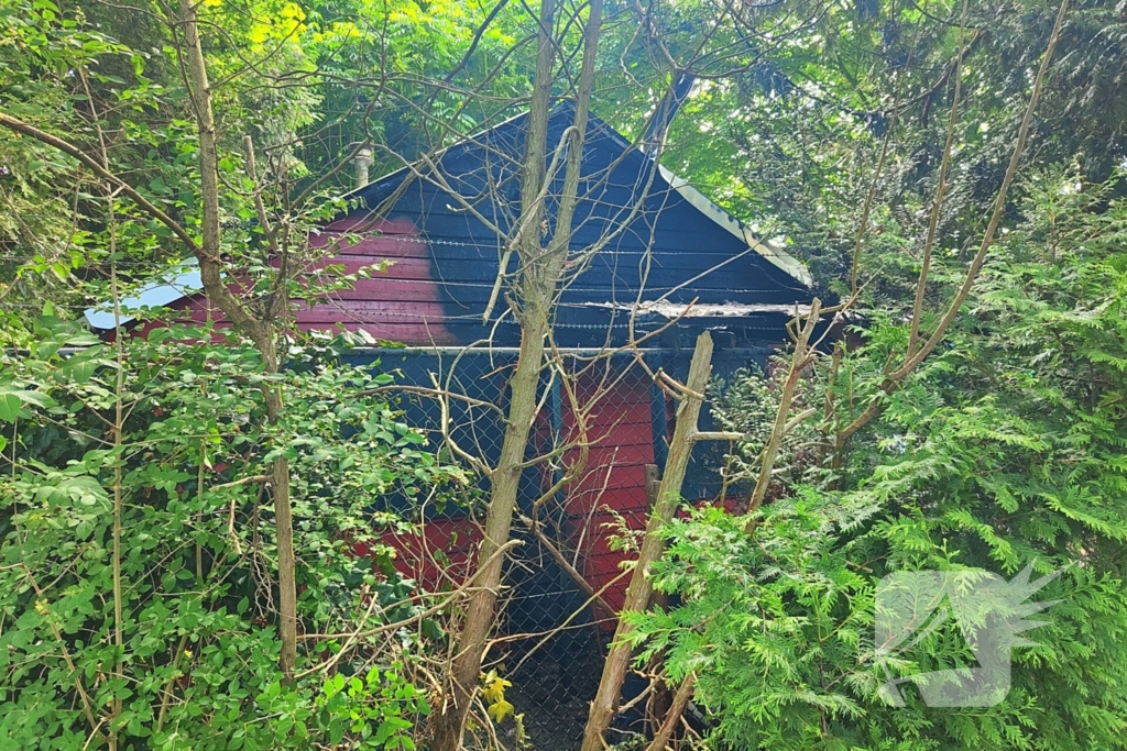 Gebouw van jeu de boulevereniging vat vlam