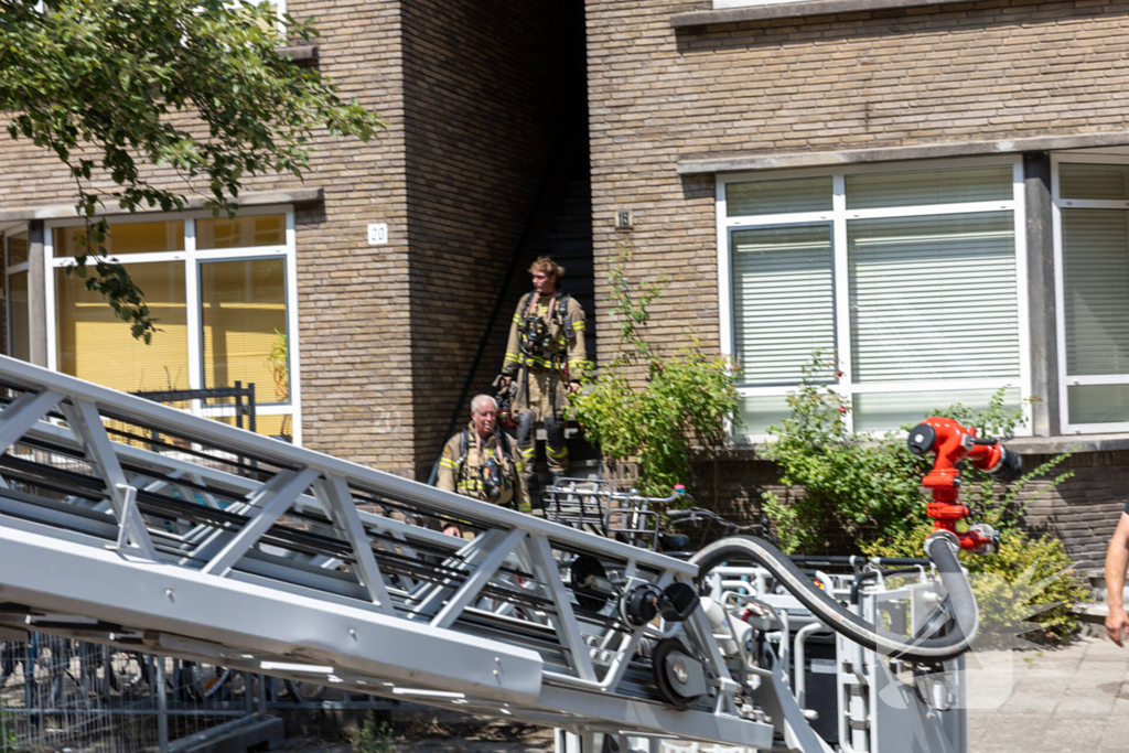 Zeer grote brand op dak woning