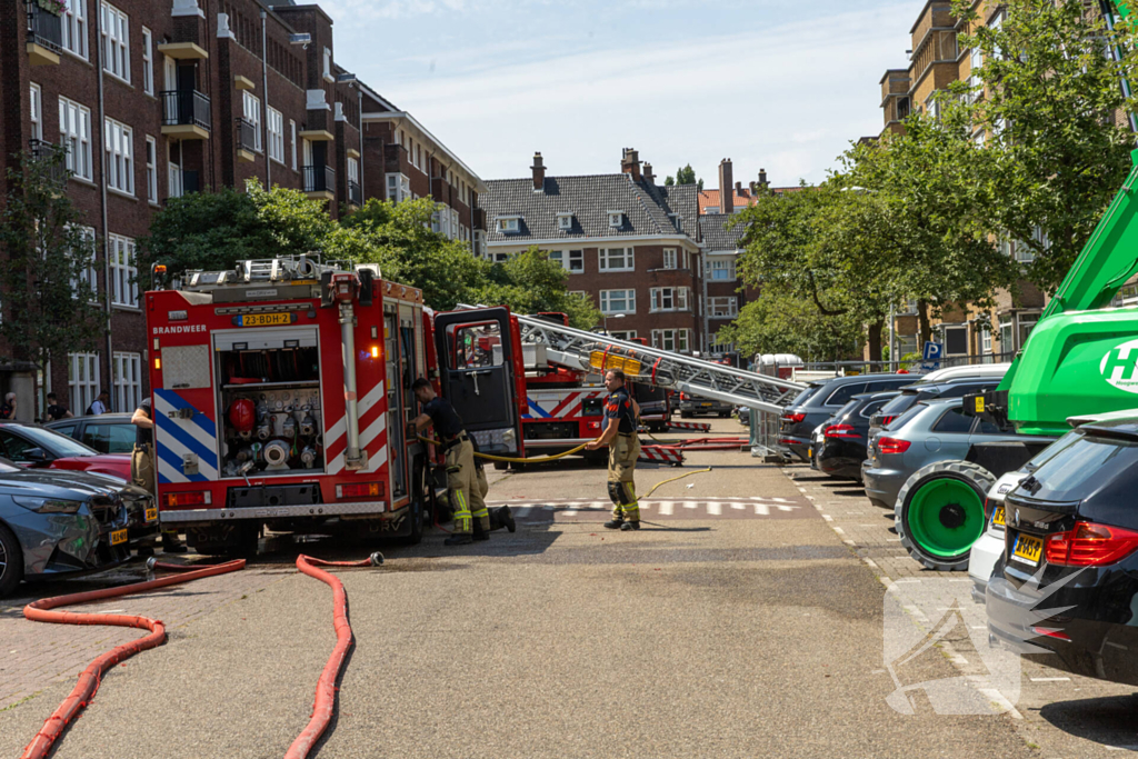 Zeer grote brand op dak woning