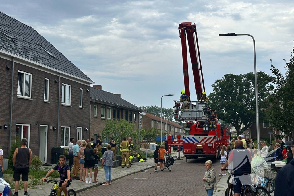 Blikseminslag verwoest dakpannen