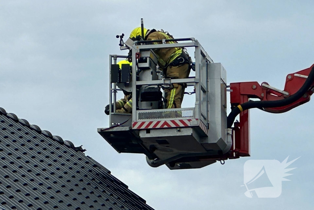 Blikseminslag verwoest dakpannen