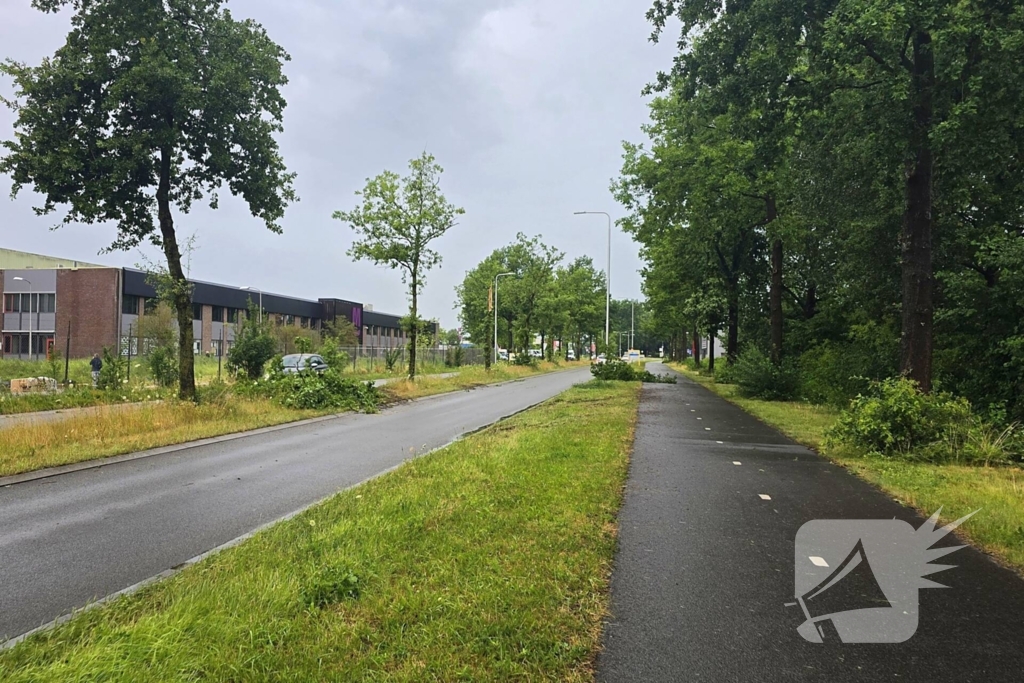 Ravage door noodweer, dak stort in